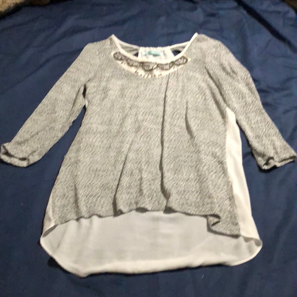 Gray and white detailed shirt